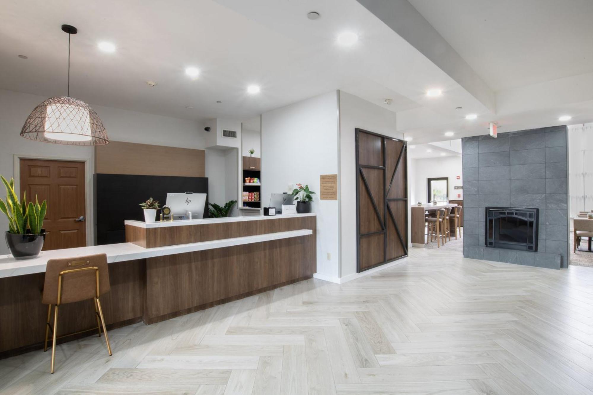 Staybridge By Ihg Hotel 3*