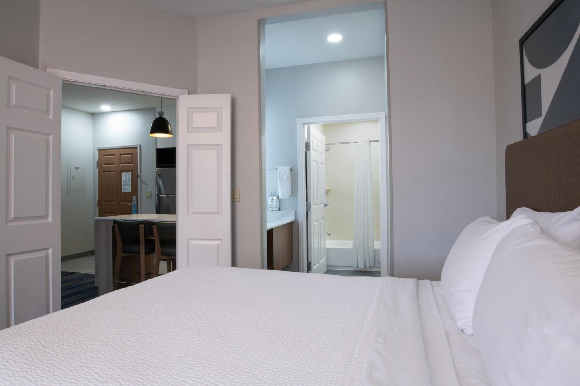 Hotel Staybridge By Ihg 3*
