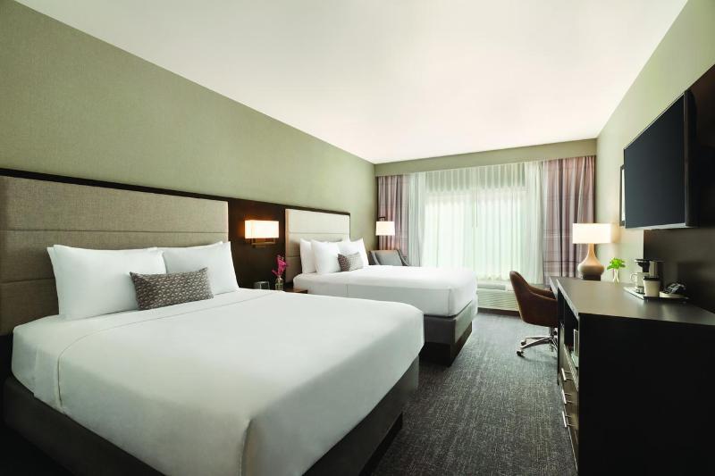 Staybridge By Ihg Hotel 3*